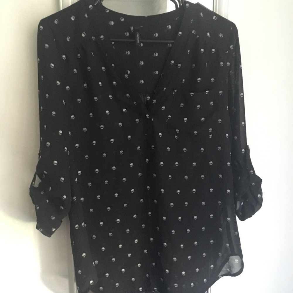 BLACK&WHITE skulls blouse.